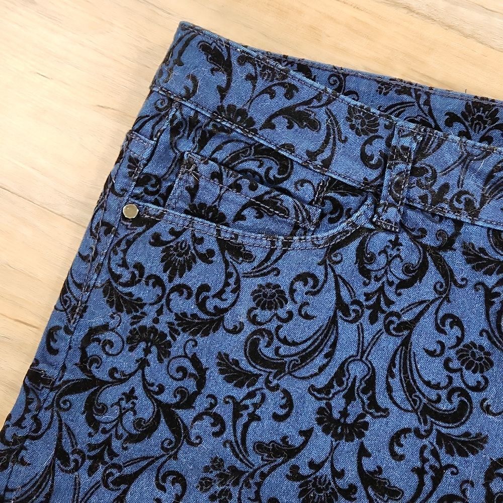 🔹️Forever 21 Blue w/Black Flocked Print Pants Size 10 - Picture 8 of 13